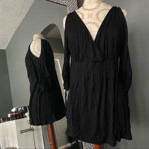 BOSTON PROPER Black V-neck Cold Shoulder Ruched Sleeve Top